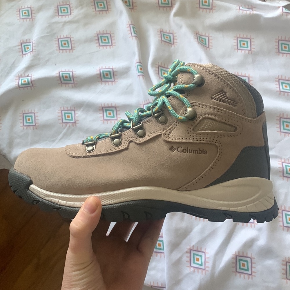 Columbia Sportswear Women’s Newton Ridge Plus Waterproof Amped Hiking Boots